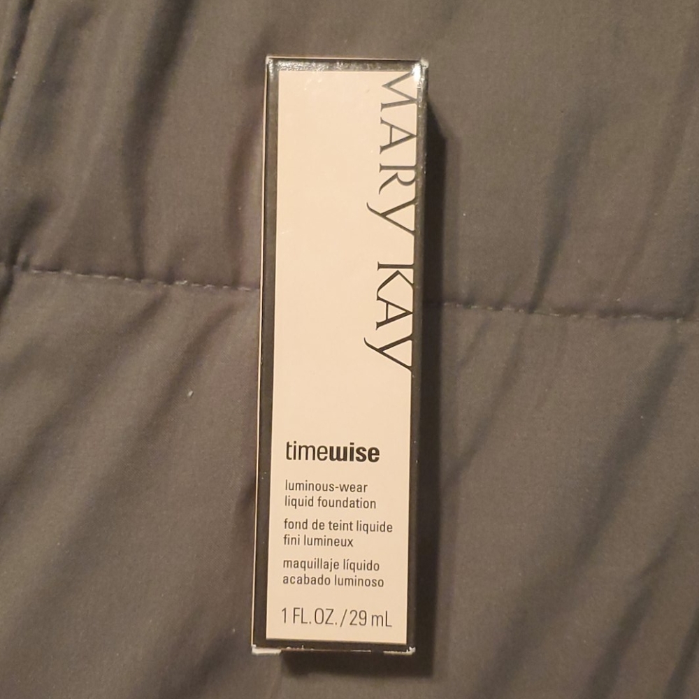 Mary Kay timewise foundation
